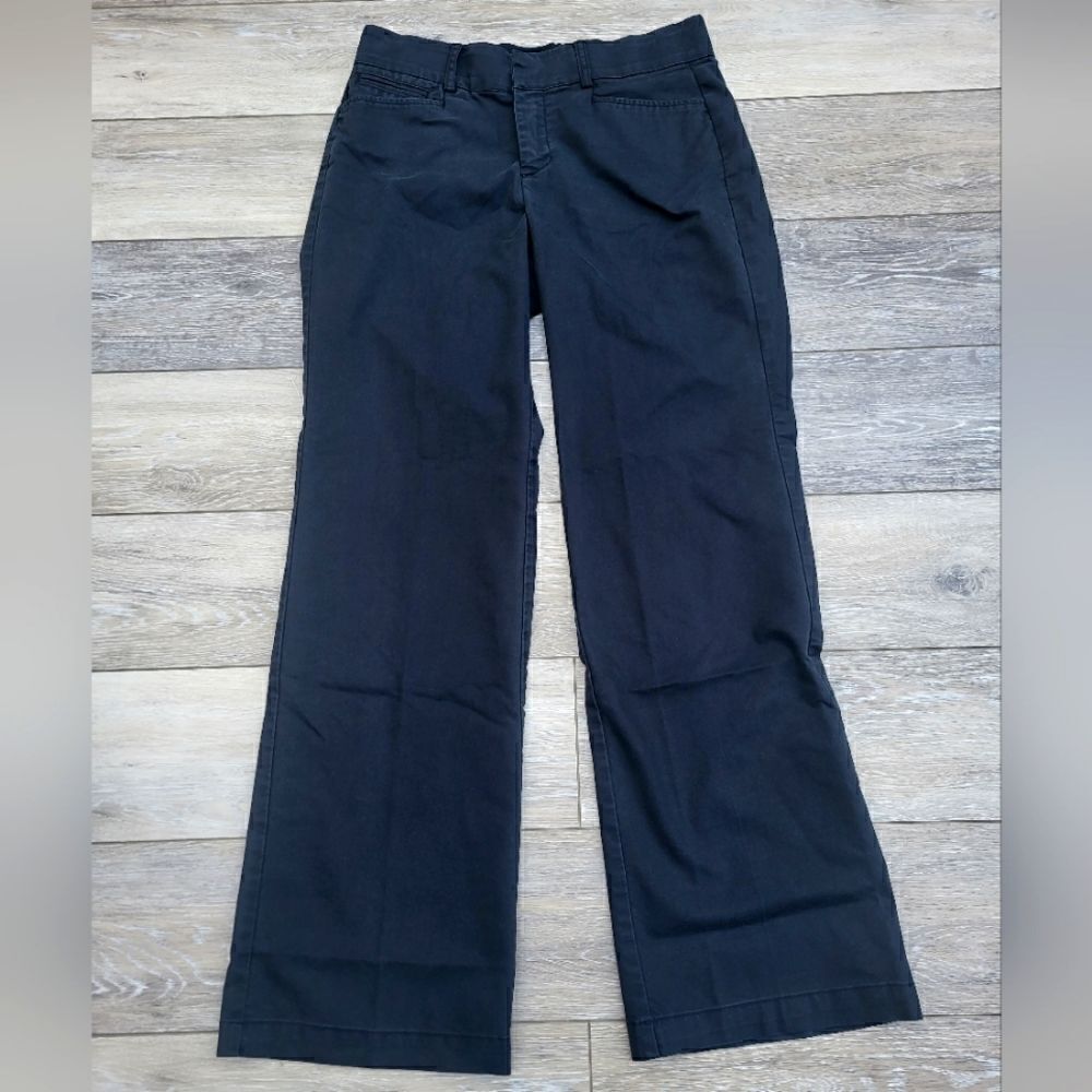 Dockers women's Chino stretch waist black pants size 6